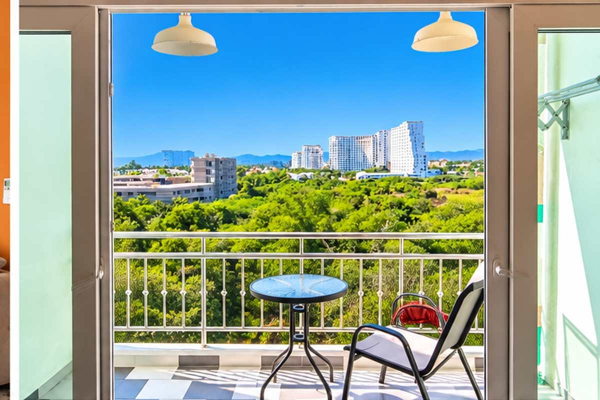 BSKY Top floor – Stunning Sea & Mountain Views
