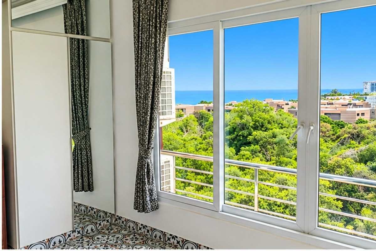 BSKY Top floor – Stunning Sea & Mountain Views