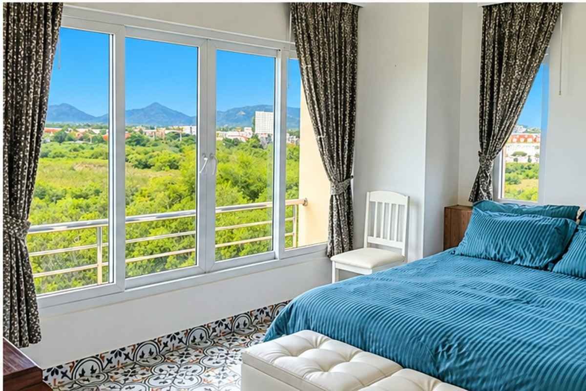 BSKY Top floor – Stunning Sea & Mountain Views